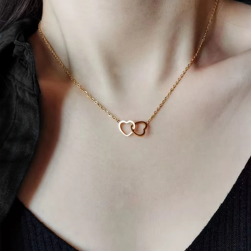 La Rose Éternel & Son Collier